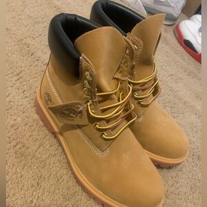 Timberland Premium 6" inch, Waterproof, Wheat Boots( BRAND NEW, NEGOTIABLE)
